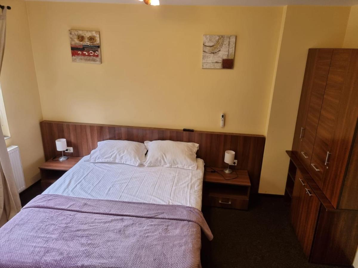 Ferienwohnung Casa Romana Ploieşti Exterior foto